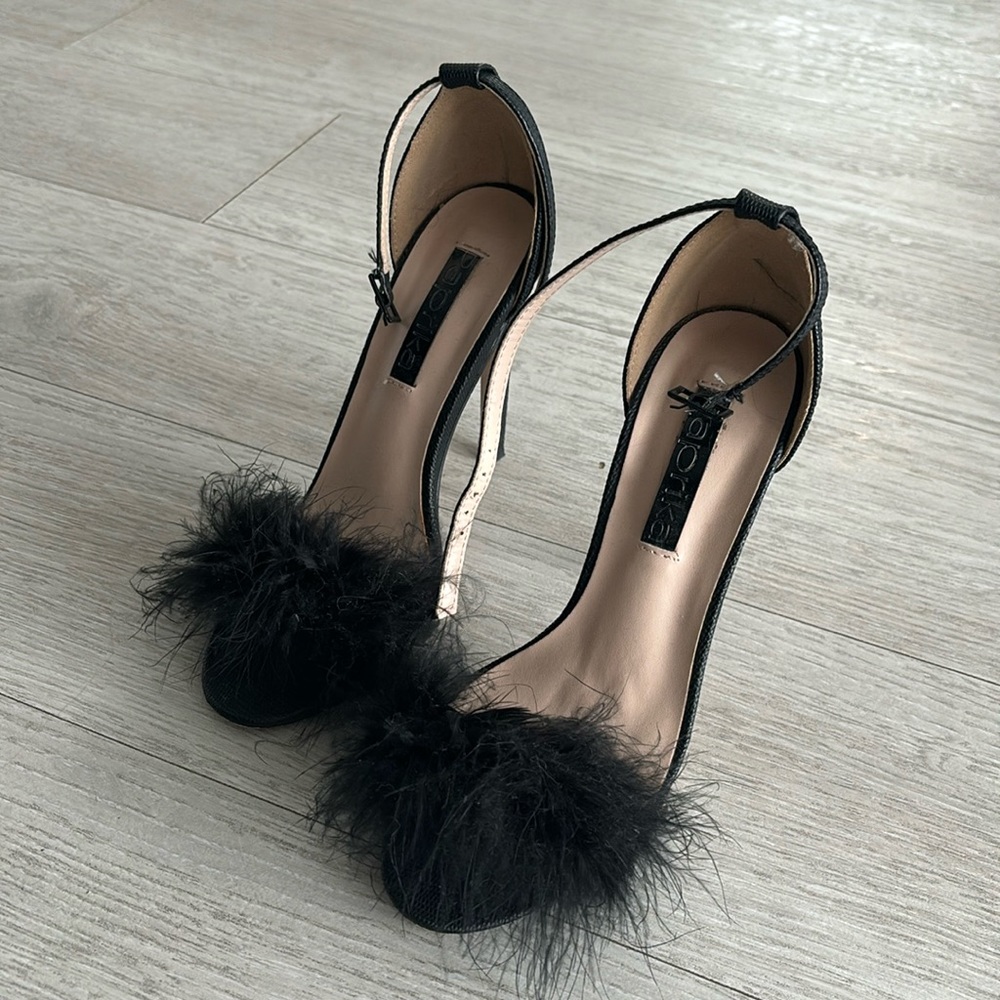Dubai fur heels